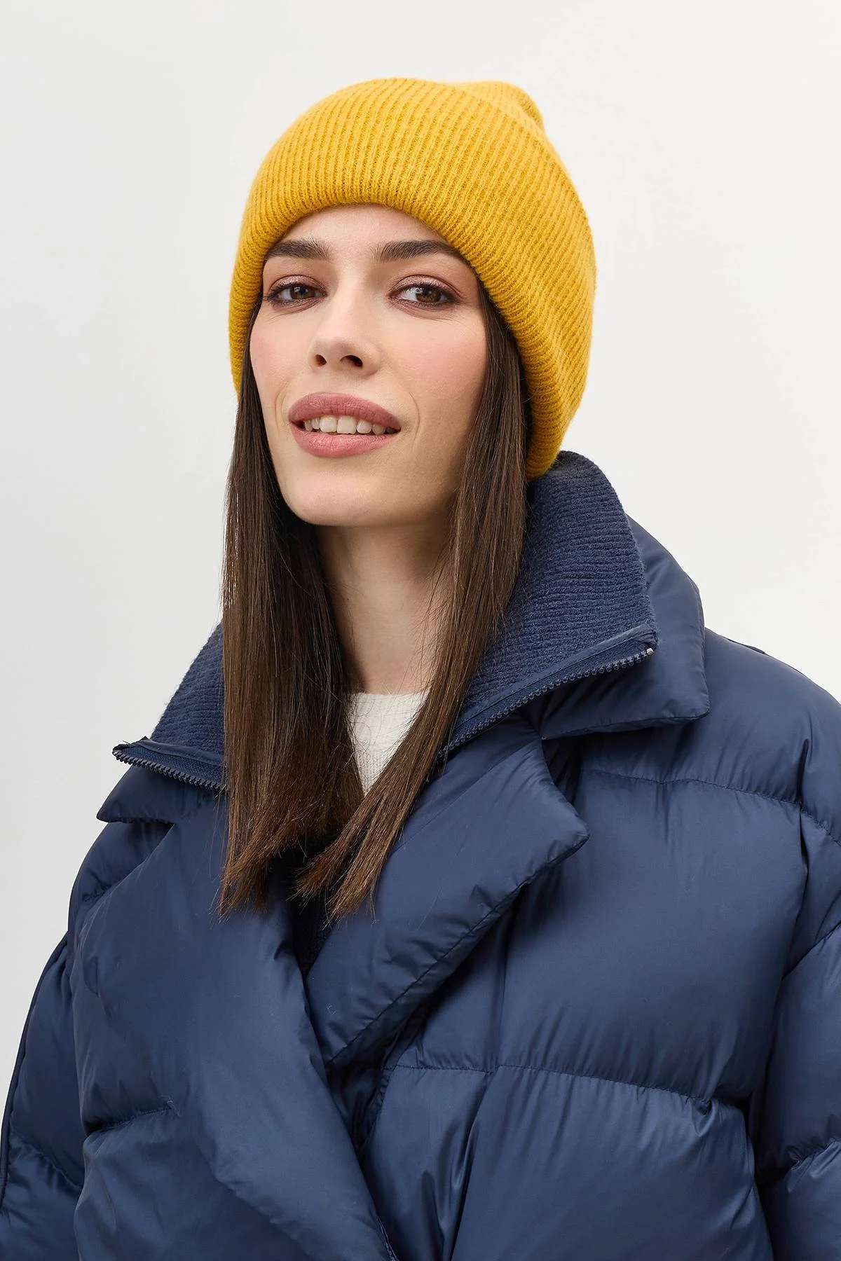 Шапка бини с широким отворотом, One