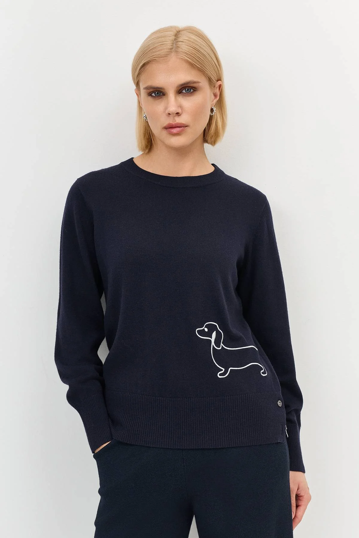 Лимитированная серия джемпер с контрастной вышивкой и ремень, 44