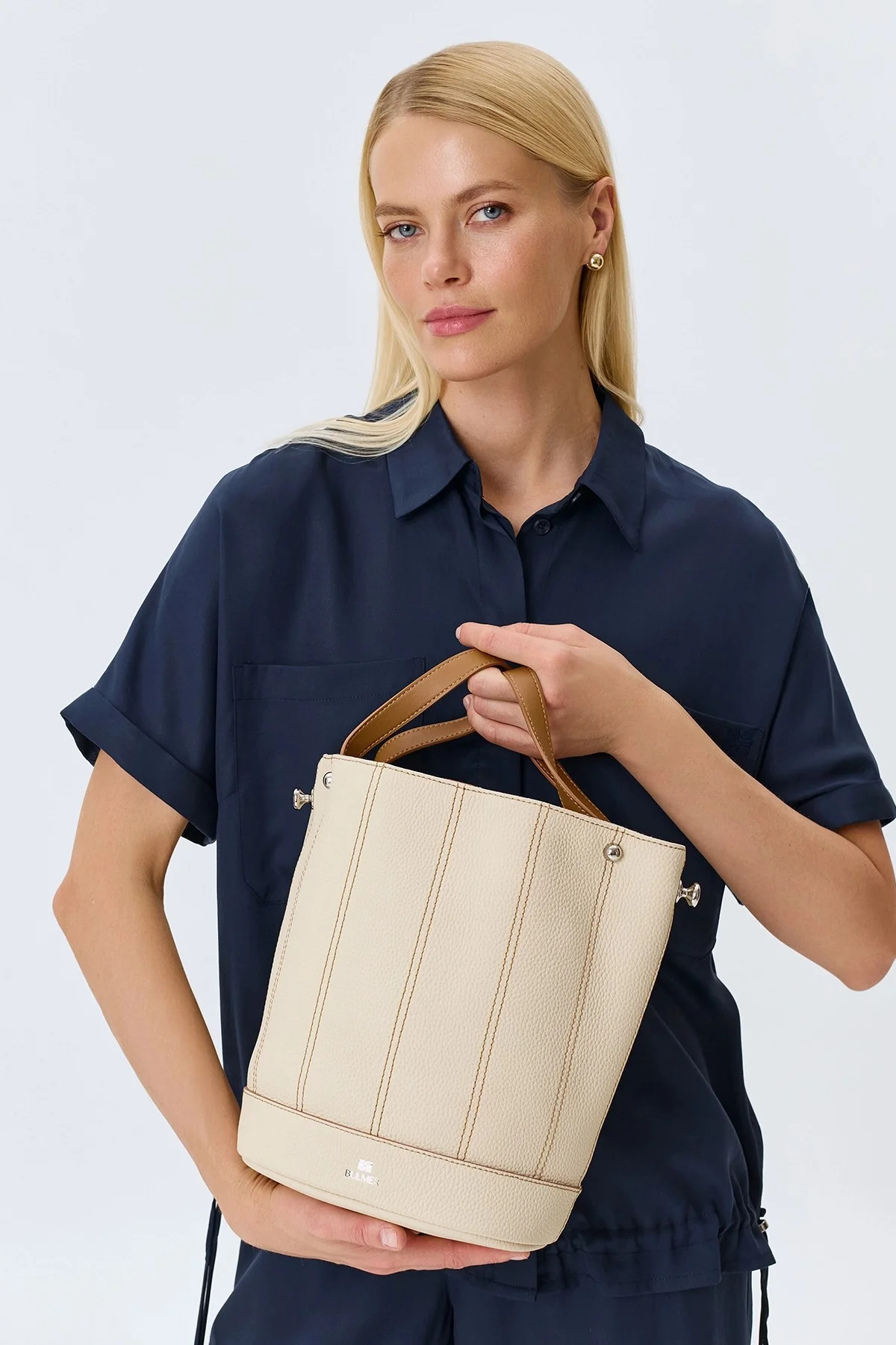 Сумка-ведро с косметичкой, One