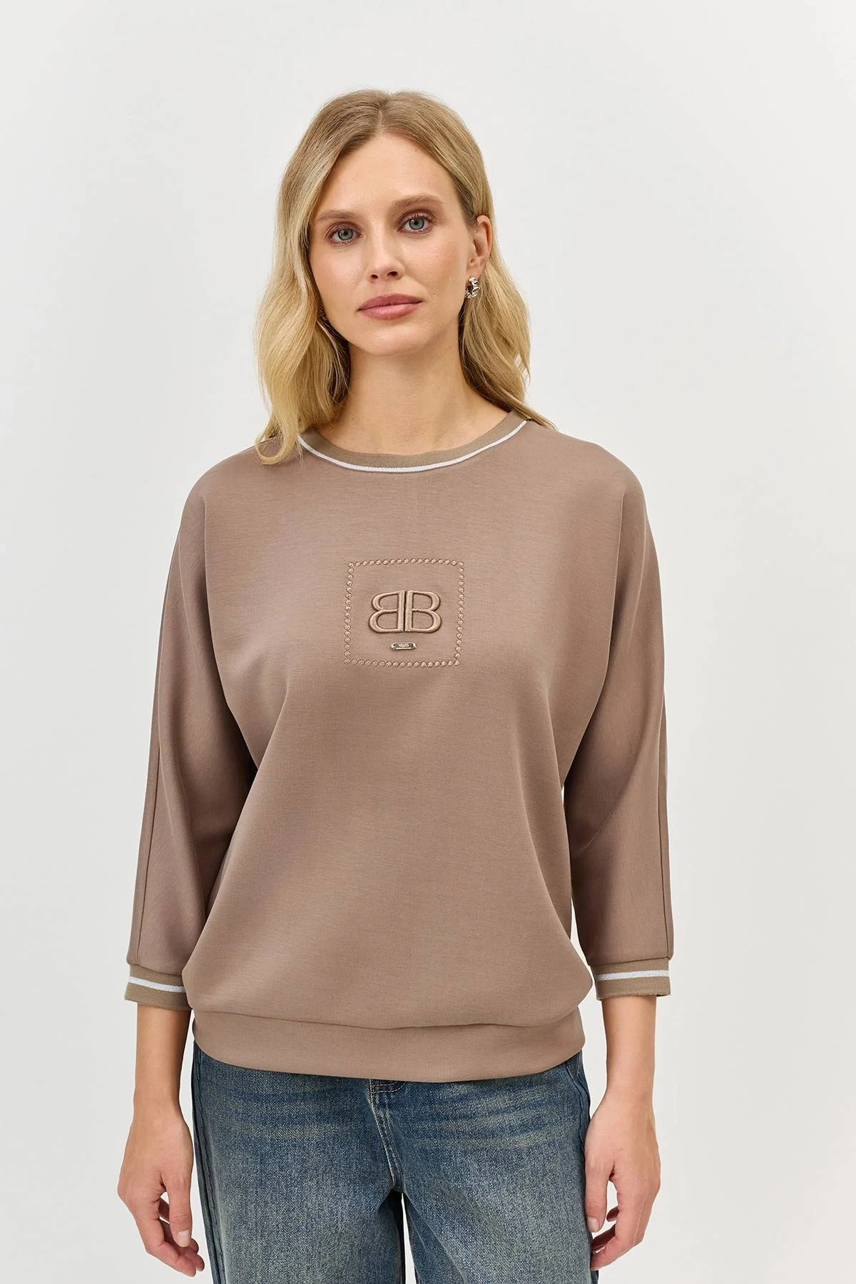 Джемпер с минималистичной вышивкой, 34