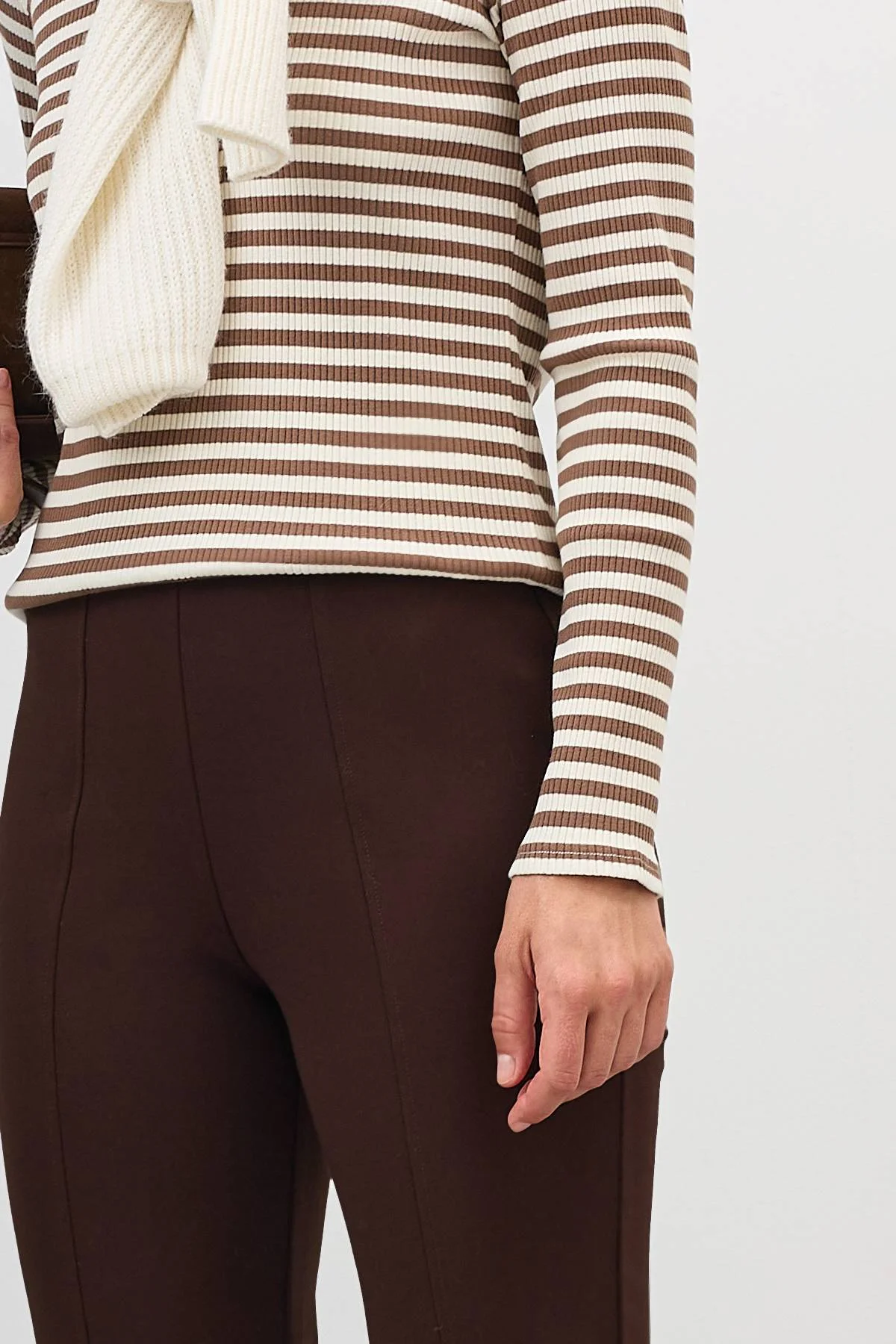 Трикотажные брюки с рельефами, 52