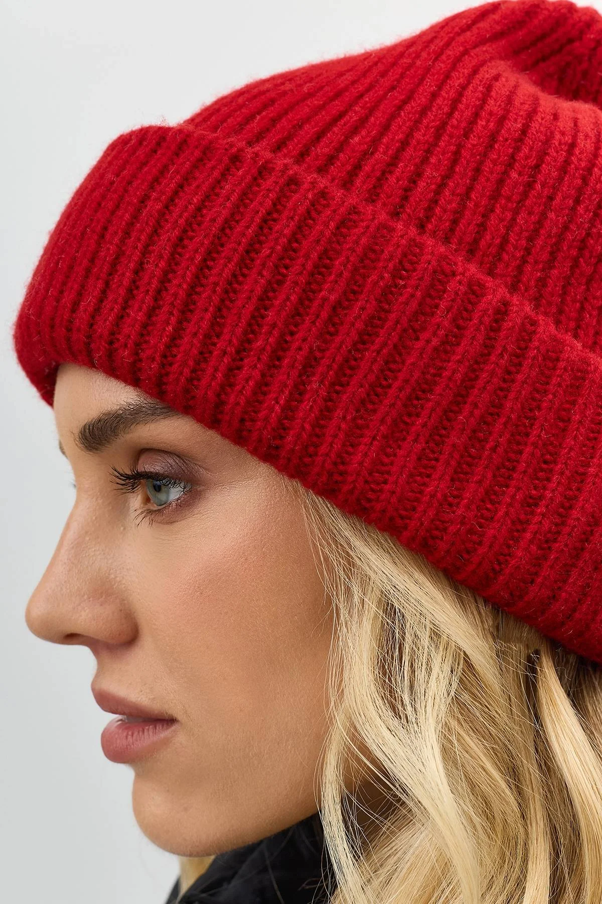 Красная шапка бини из 100% шерсти, One