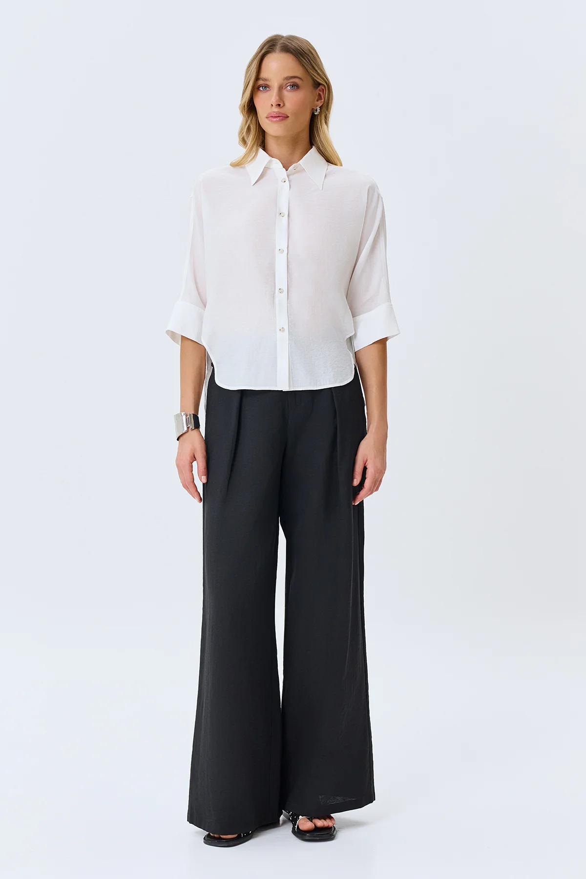 Широкие брюки с акцентным поясом, 44