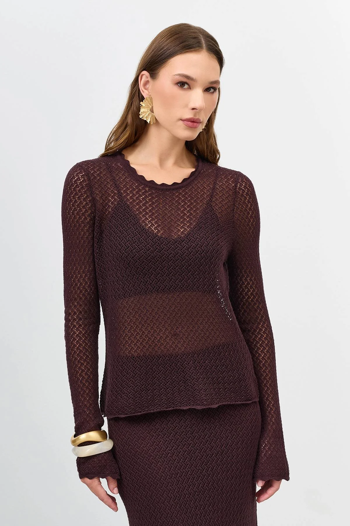 Лимитированная серия темно-коричневый джемпер с палантином, 48