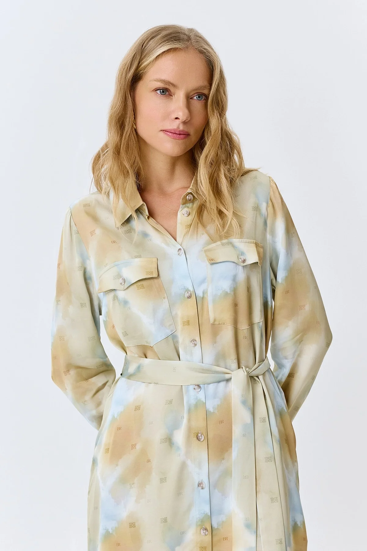 Платье-рубашка с абстрактным принтом, 36