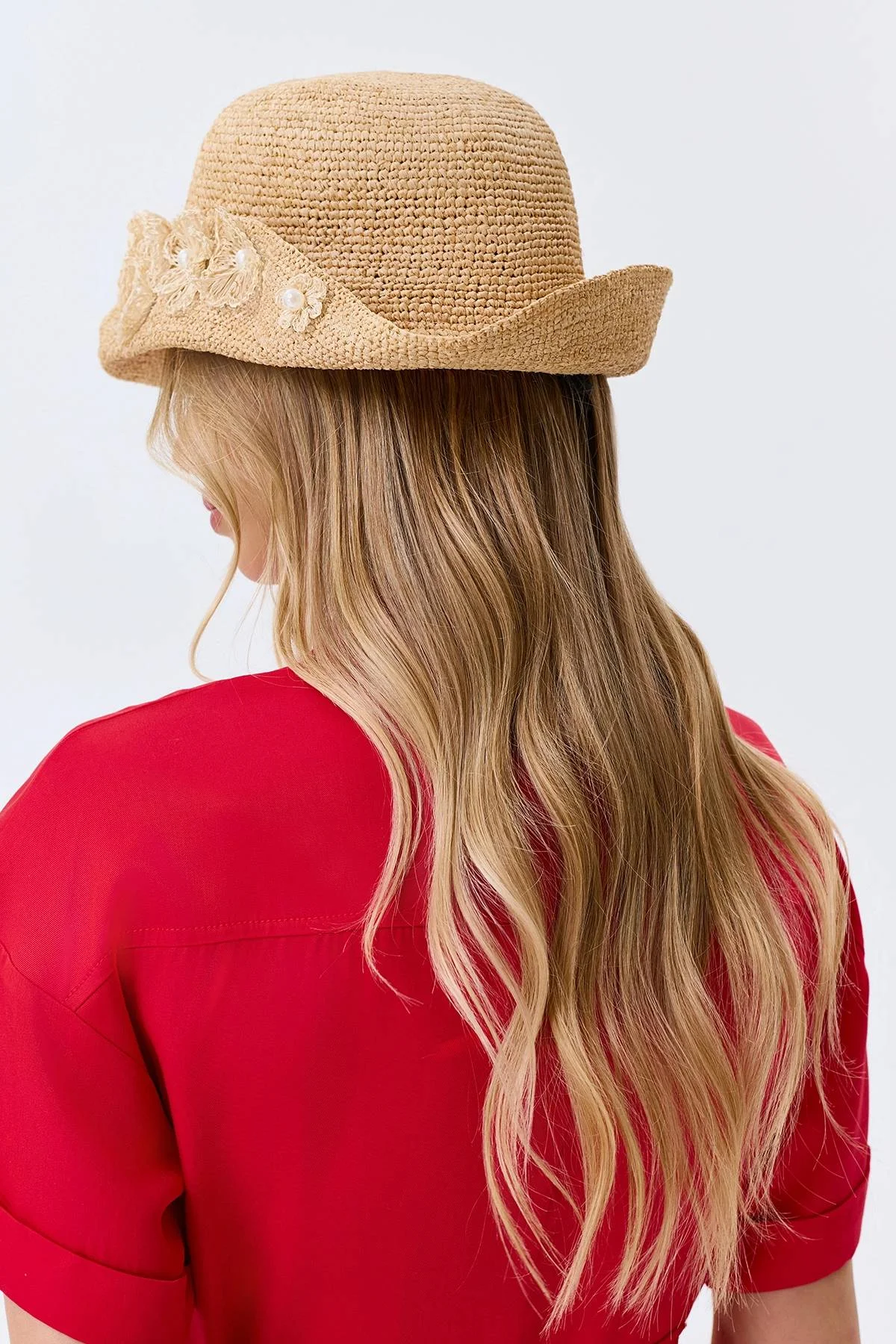 Шляпа из рафии с декором, One