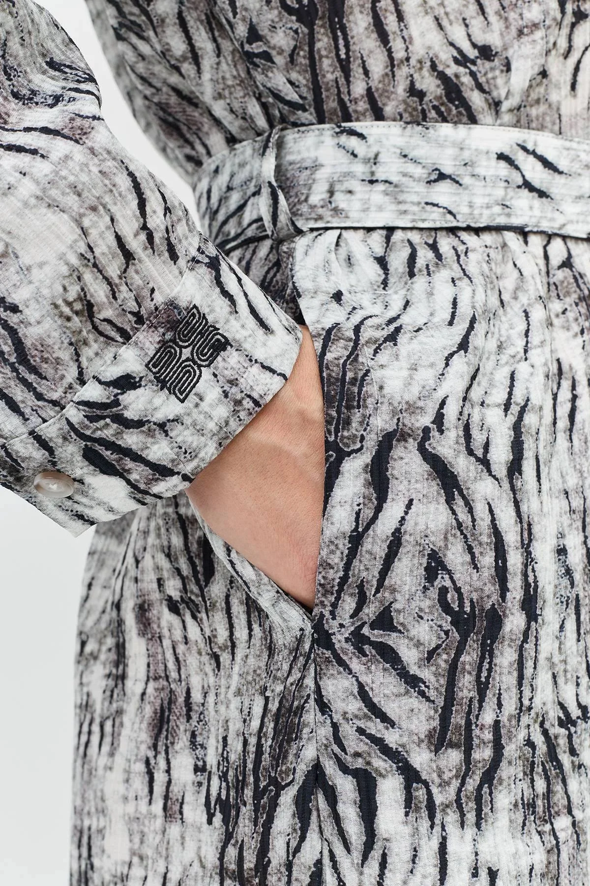 Платье-рубашка из вискозы с принтом, 44