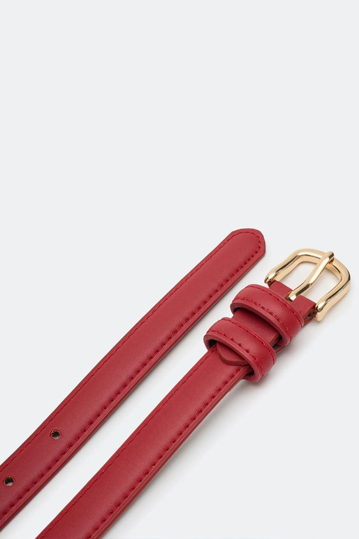 Яркий узкий ремень из искусственной кожи с круглой пряжкой, S