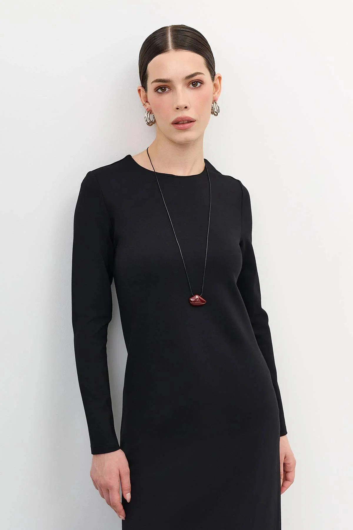 Платье с искрящимися пайетками, 42