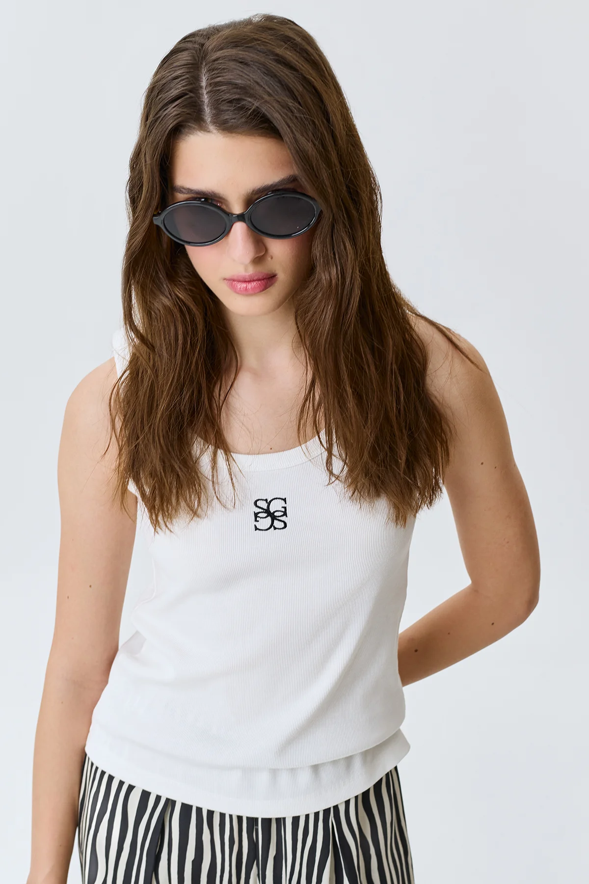 Хлопковый топ с графичной вышивкой, 50