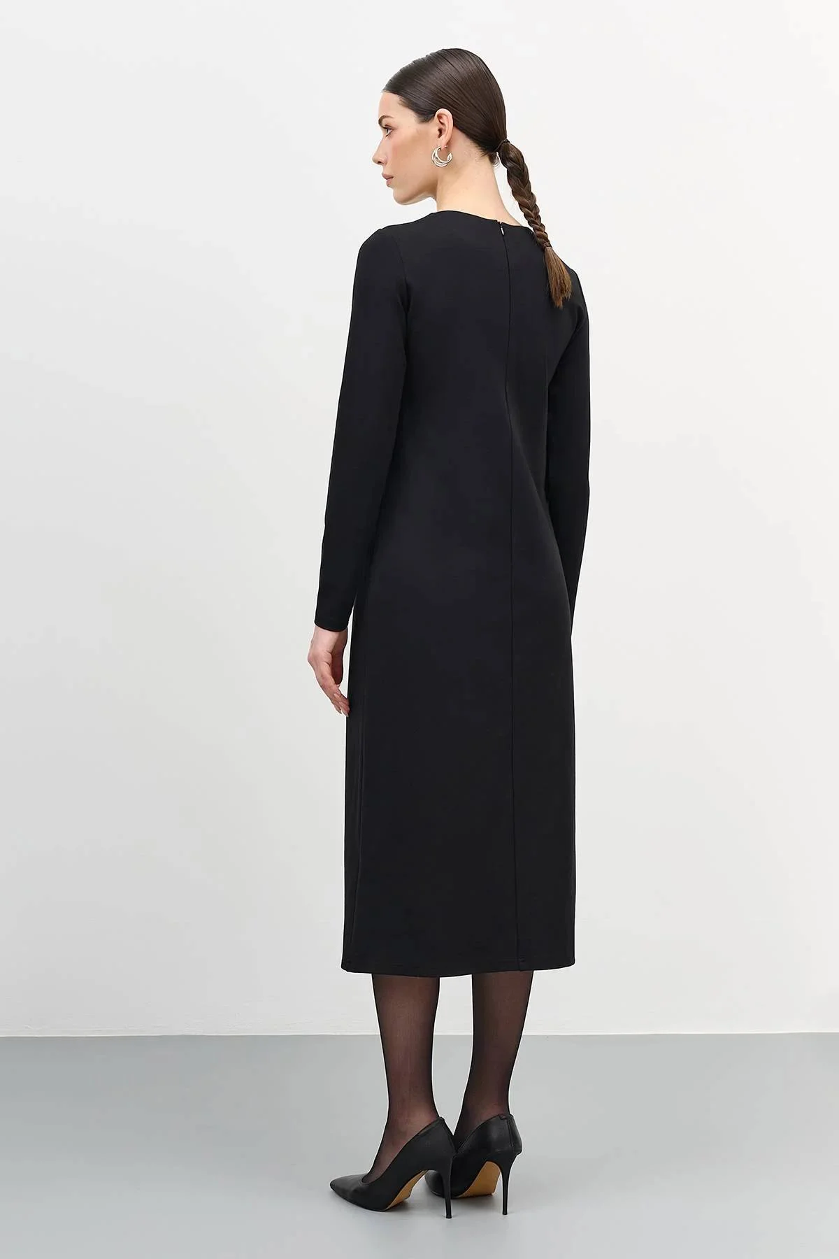 Платье с искрящимися пайетками, 42