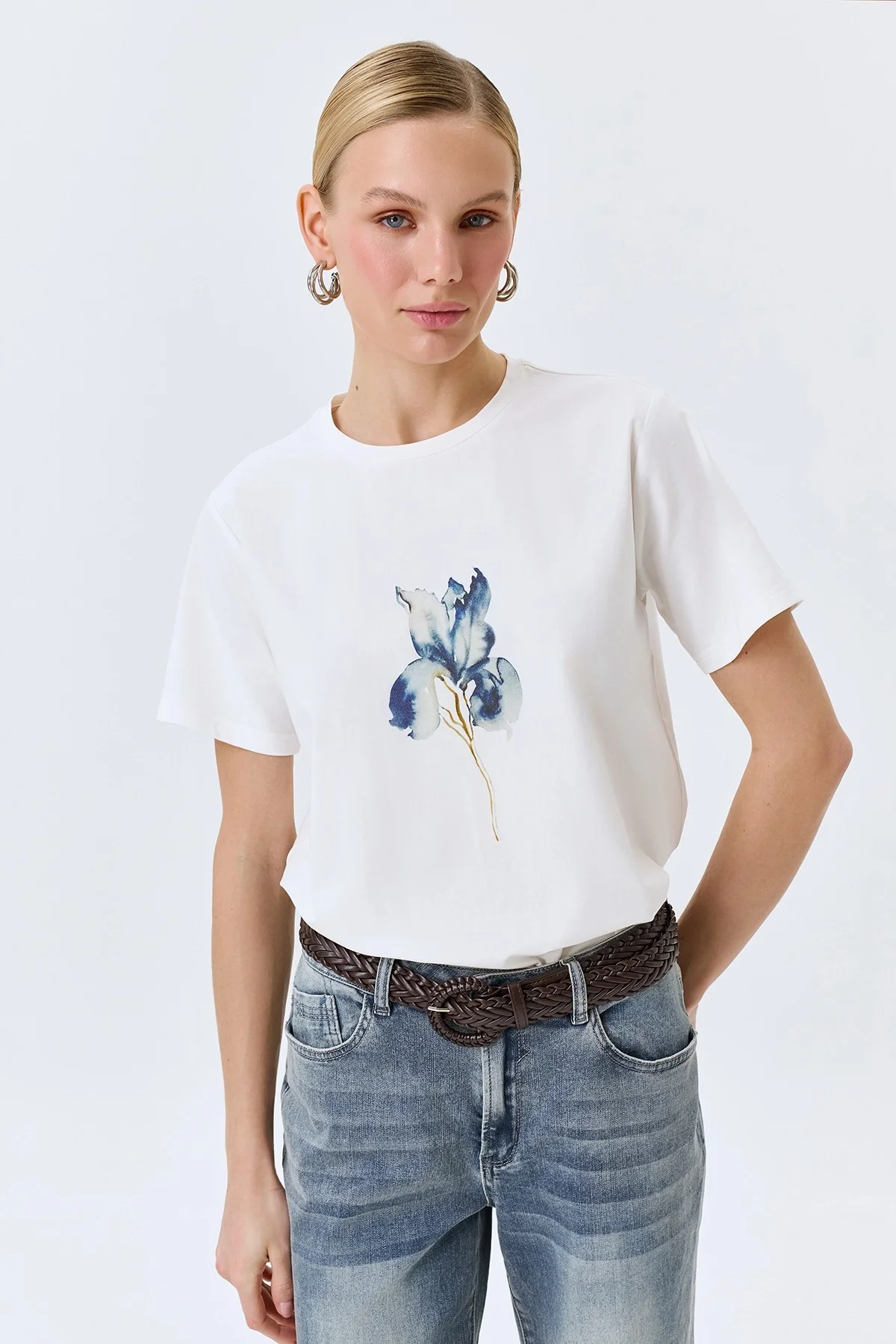 Футболка с флоральным принтом прямого силуэта, 46