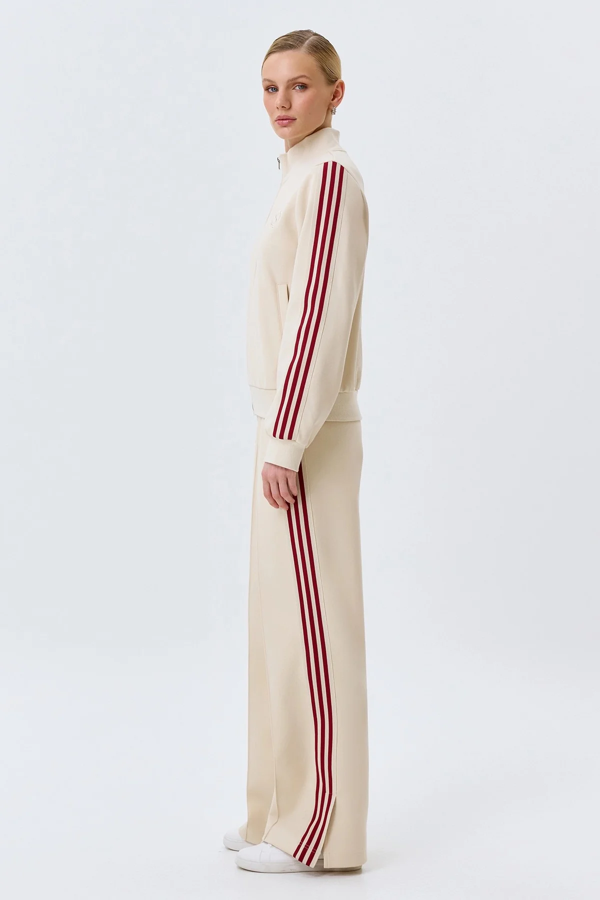 Трикотажные брюки с контрастными лампасами, 44