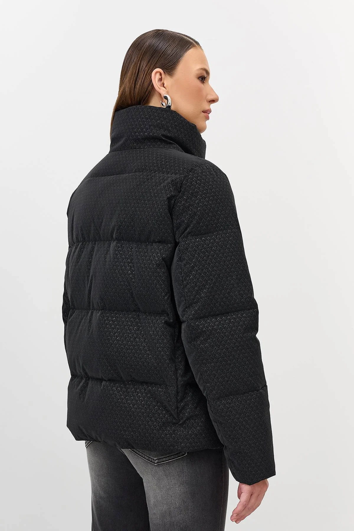 Лимитированная серия куртка с имитацией вязаной фактуры и палантин, 42 Лимитированная серия куртка с имитацией вязаной фактуры и палантин, 42