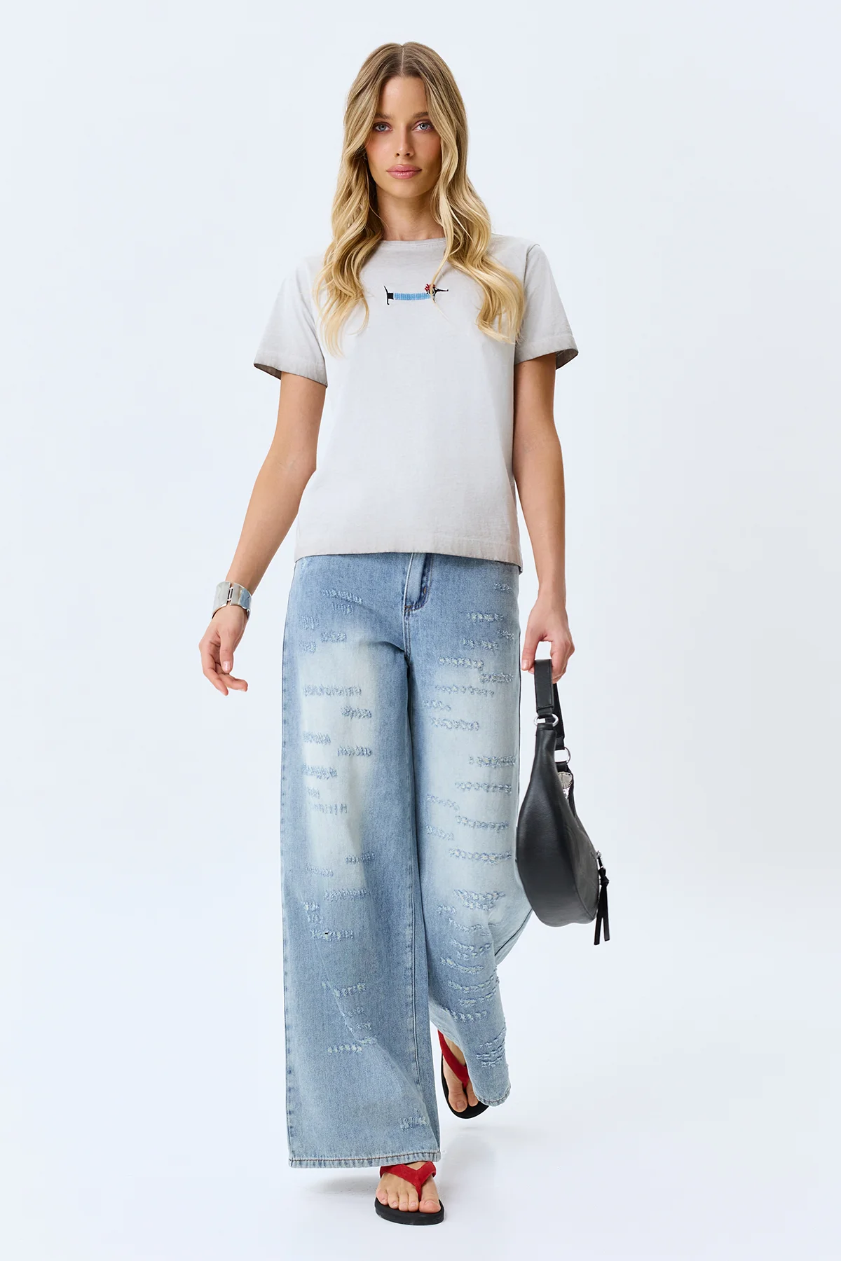 Футболка с яркой вышивкой, 50