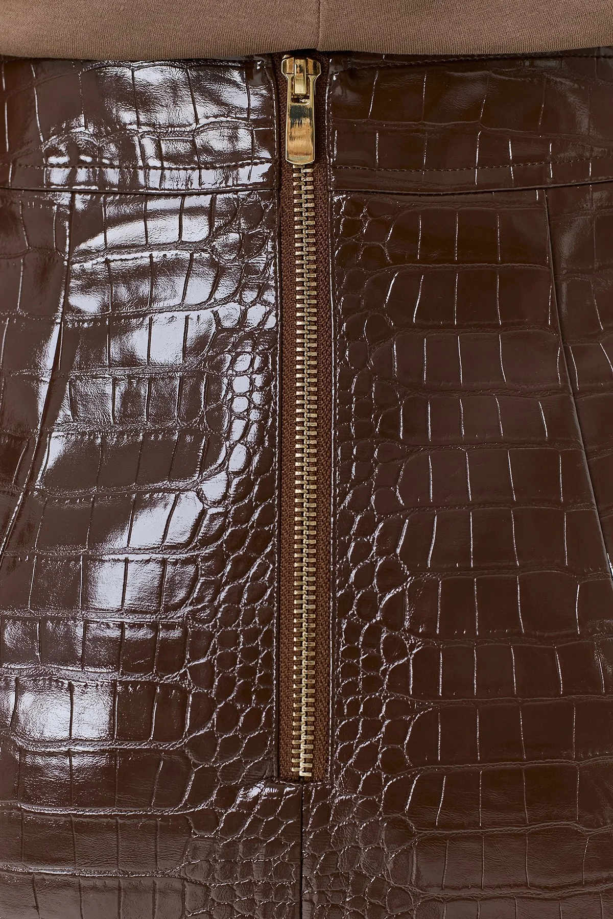 Мини-юбка из фактурной эко кожи, 46