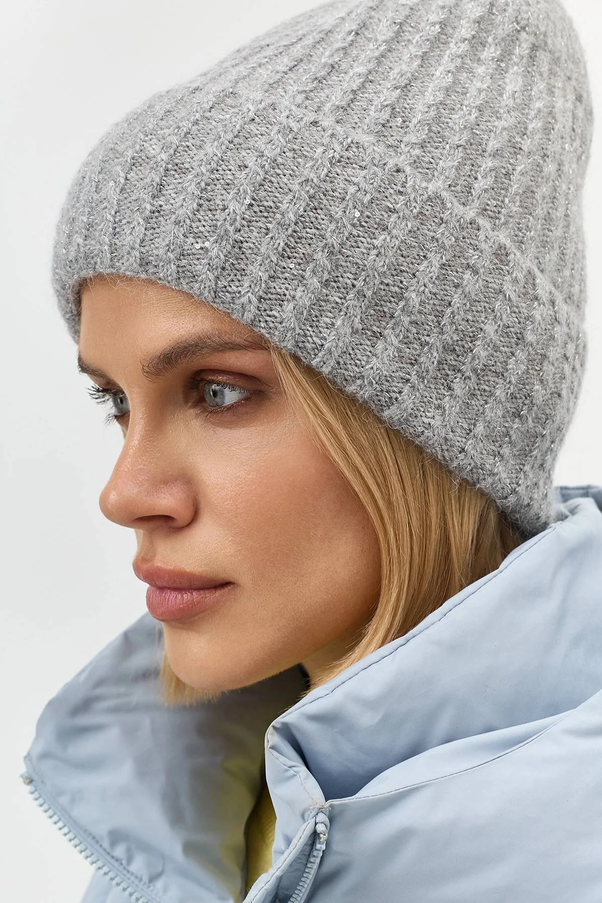 Шапка бини с люрексом, One