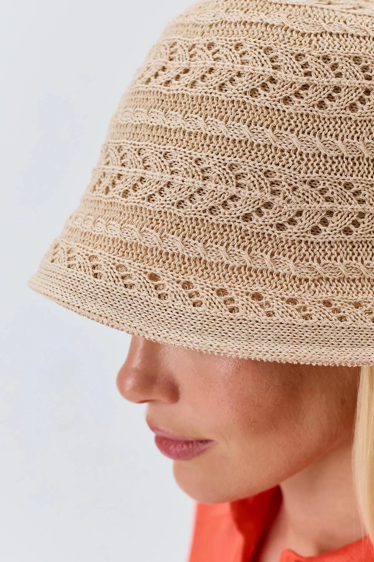 Светлая ажурная панама, One