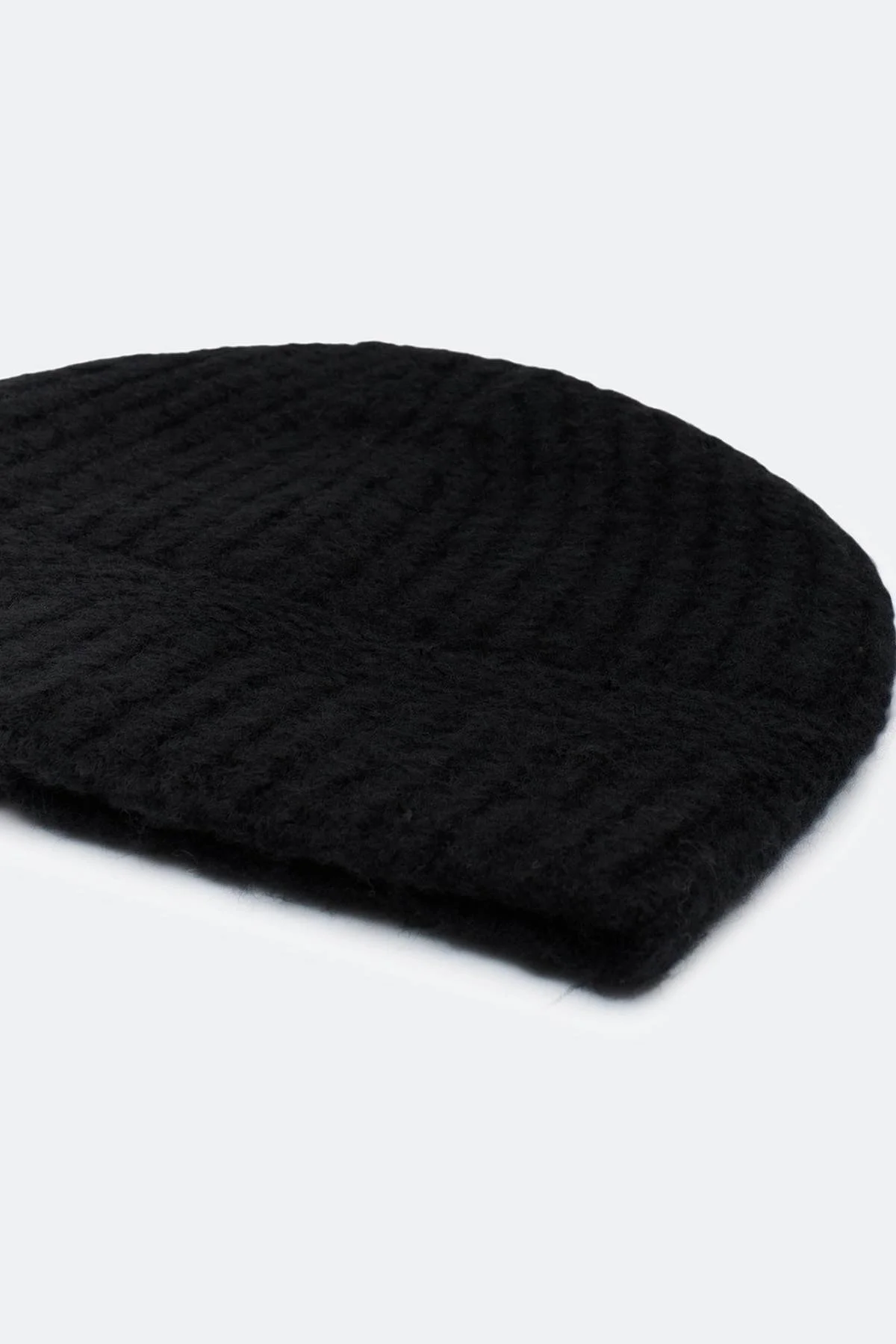 Черная теплая шапка с шерстью, One