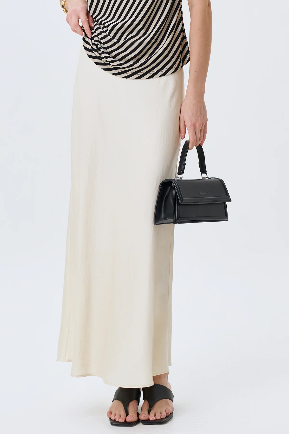 Молочная сатиновая юбка из смесовой вискозы, 44