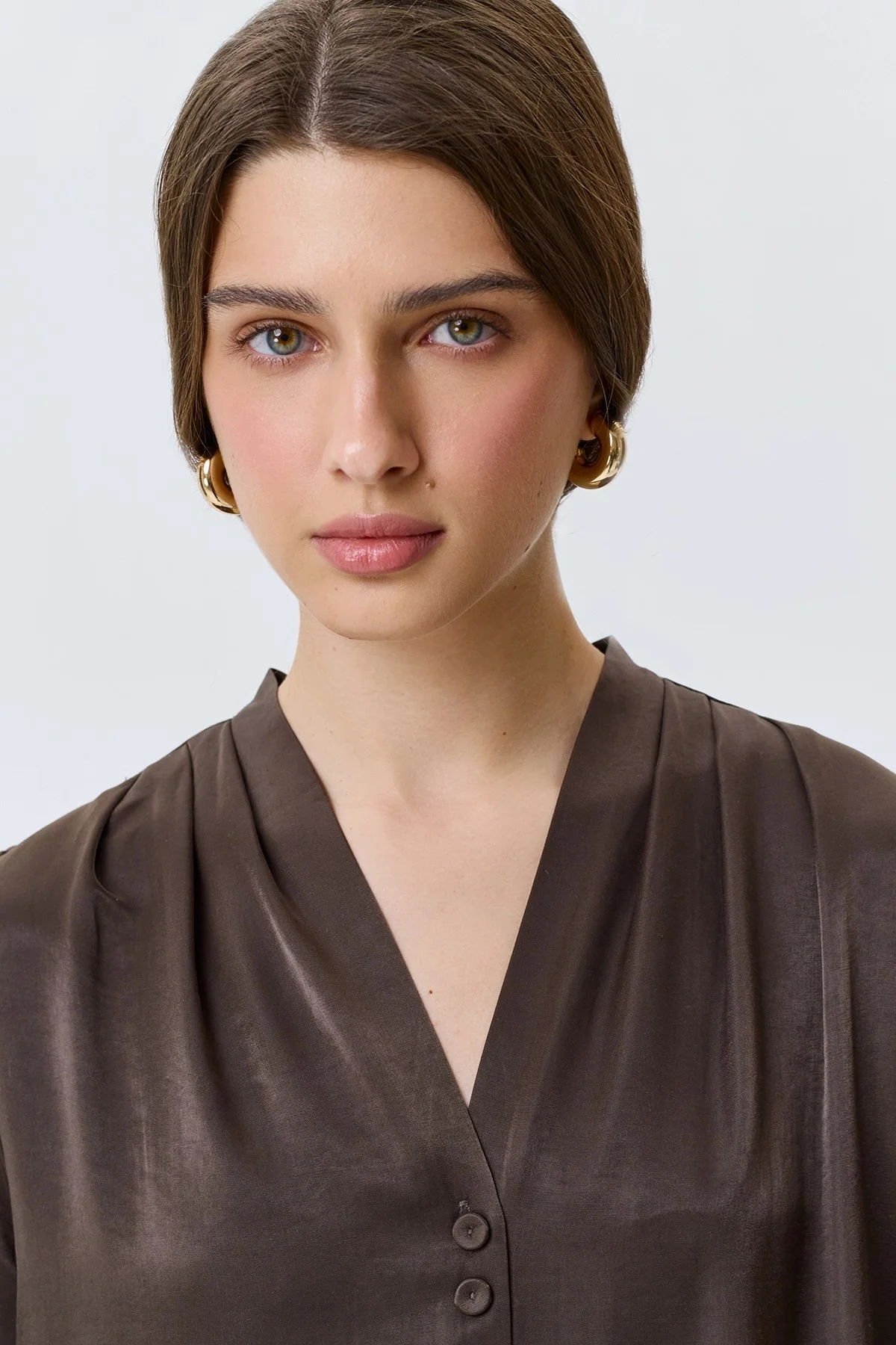 Сатиновое платье-рубашка из 100% вискозы, 48