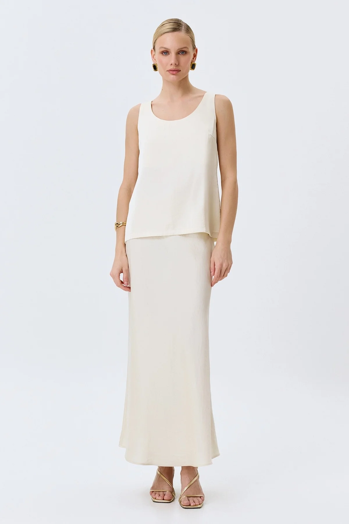 Белый свободный сатиновый топ, 44