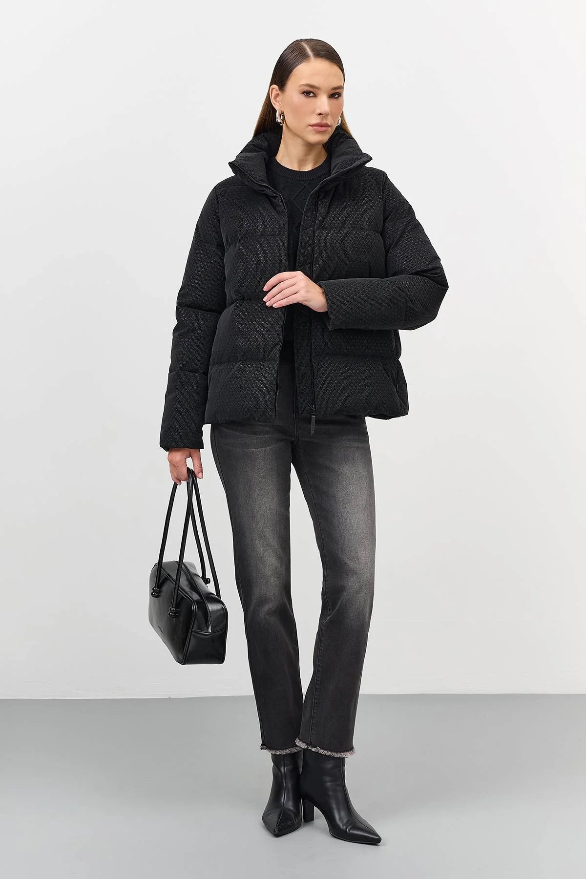 Лимитированная серия черная куртка с имитацией вязаной фактуры с палантином, 52