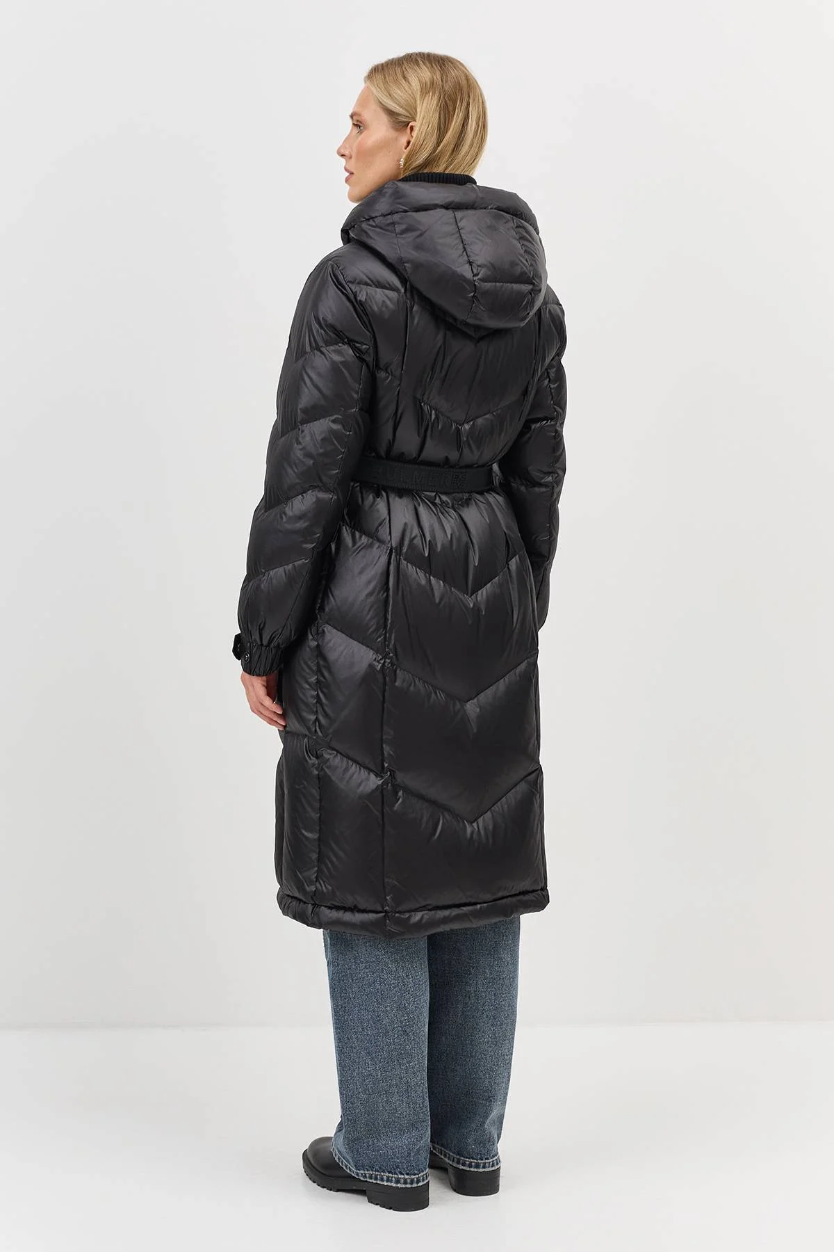 Лимитированная серия Приталенное пальто на натуральном утеплителес палантином, 40