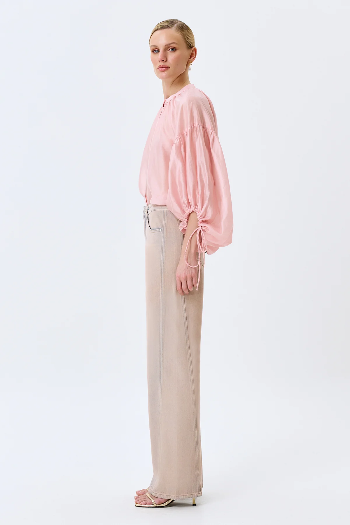 Прямые джинсы в оттенке чайной розы, 50