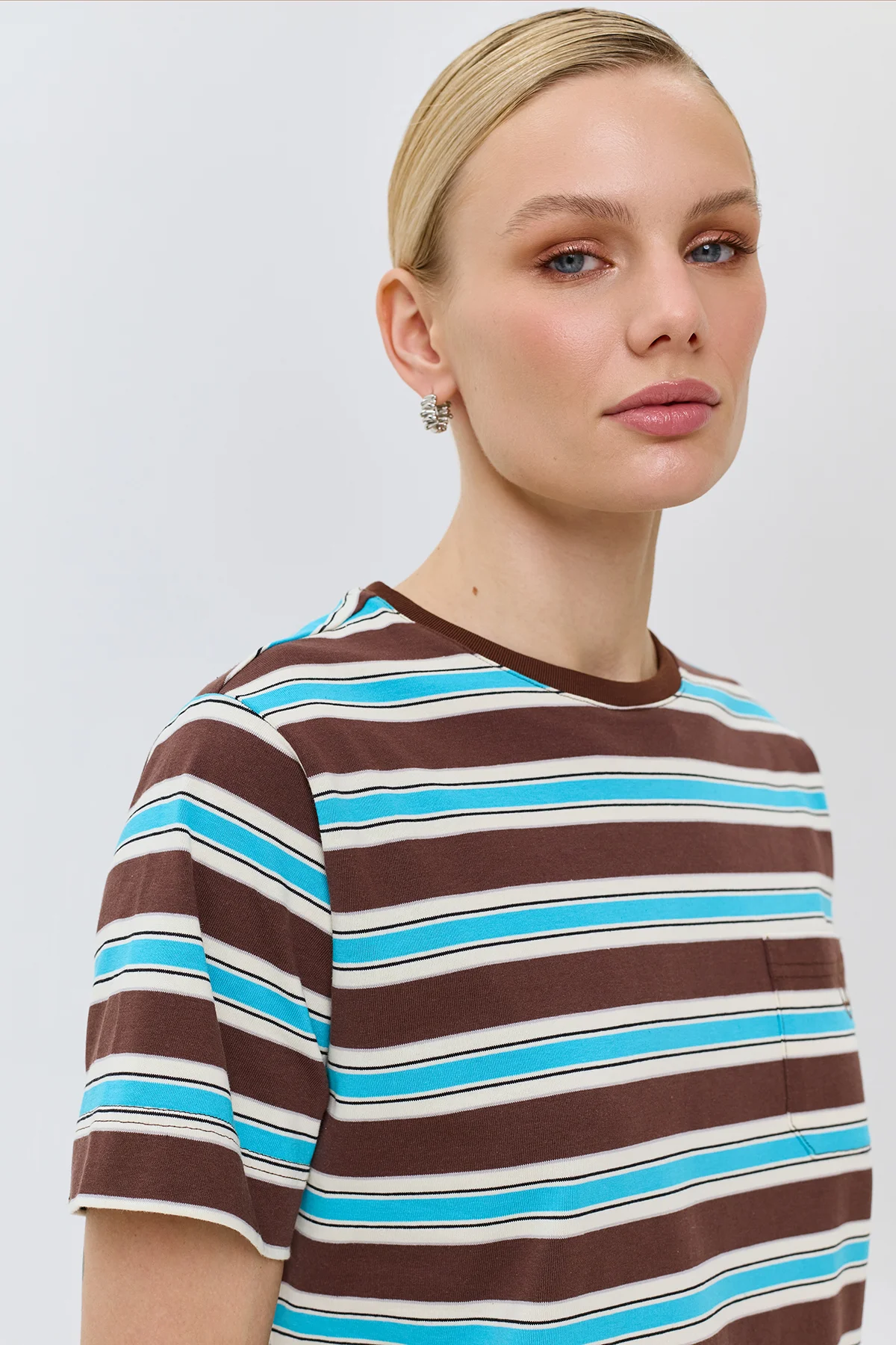 Яркая футболка в полоску из 100% хлопка, 46