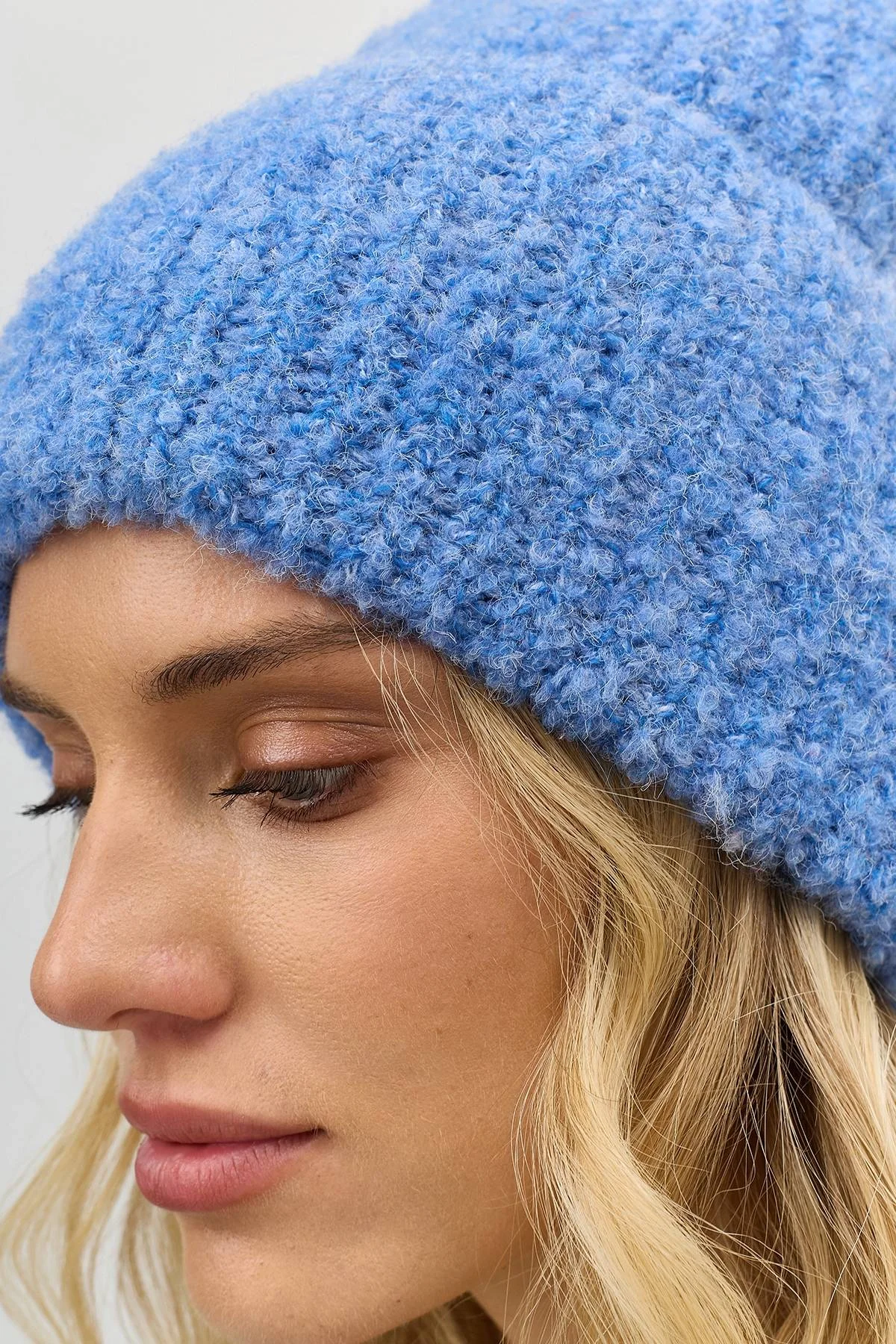 Яркая шапка бини с ангорой, One