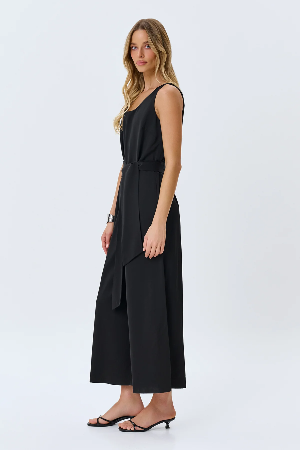 Свободный комбинезон из района, 46