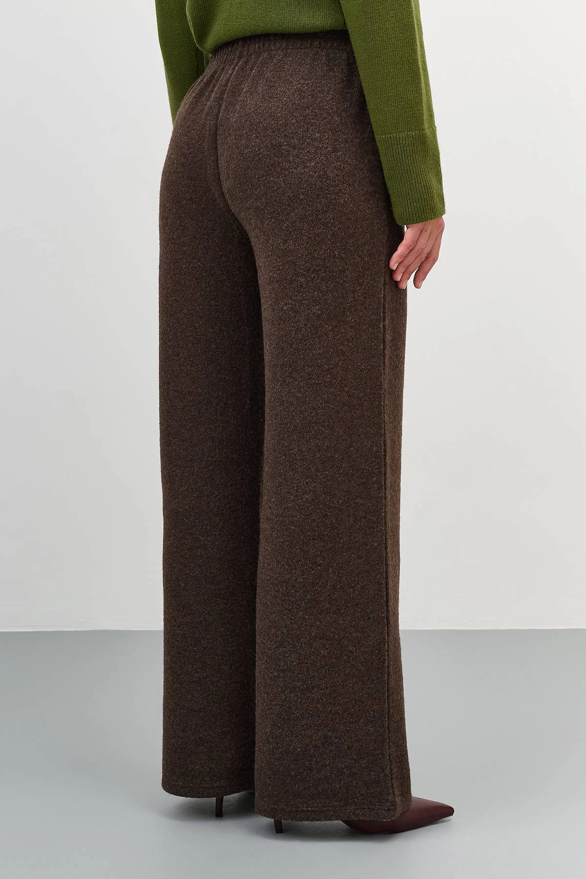 Лимитированная серия теплые трикотажные брюки и ремень, 46 Лимитированная серия теплые трикотажные брюки и ремень, 46