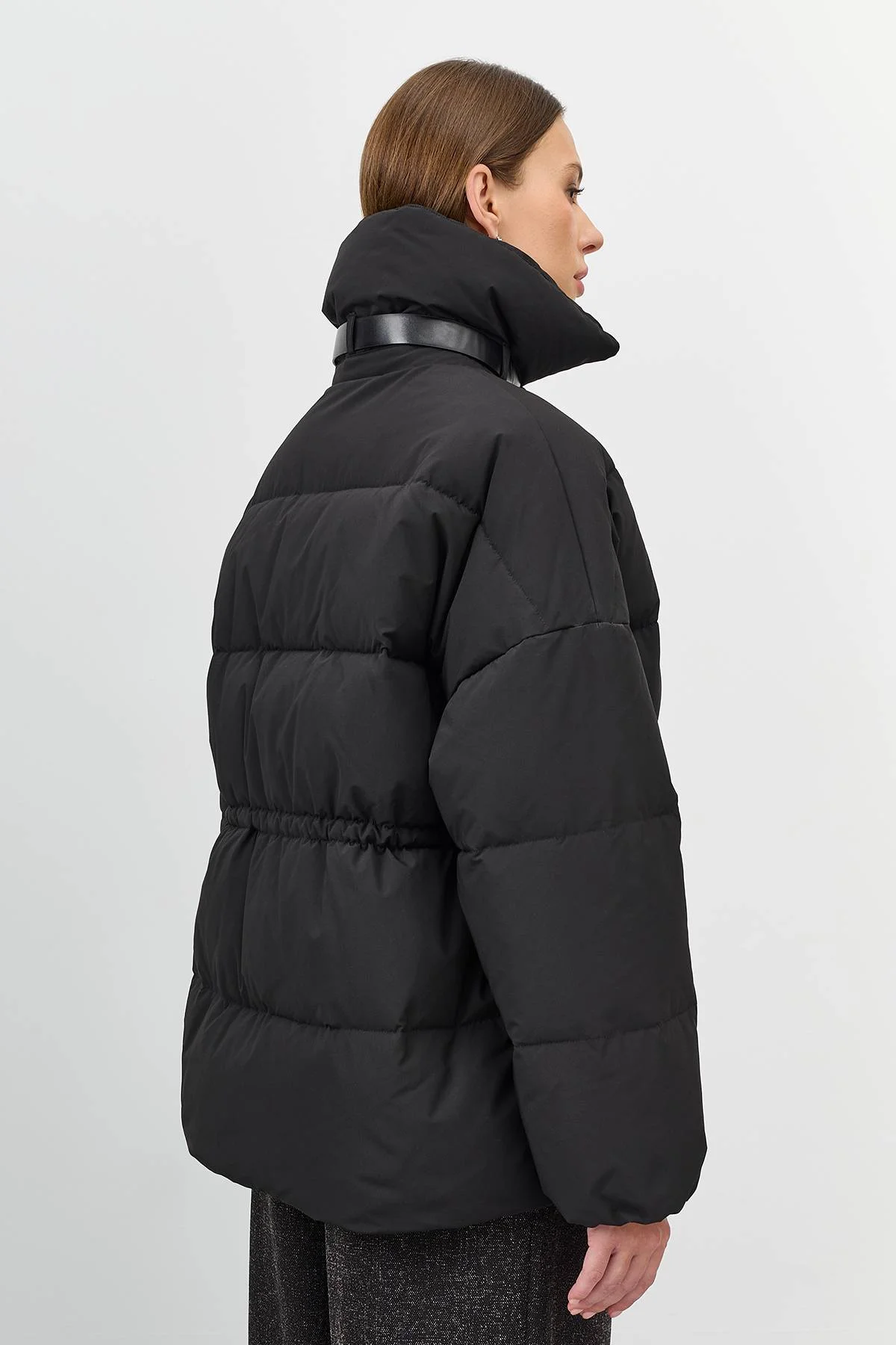 Лимитированная серия Приталенная куртка с хлястикомс палантином, 46 Лимитированная серия Приталенная куртка с хлястикомс палантином, 46