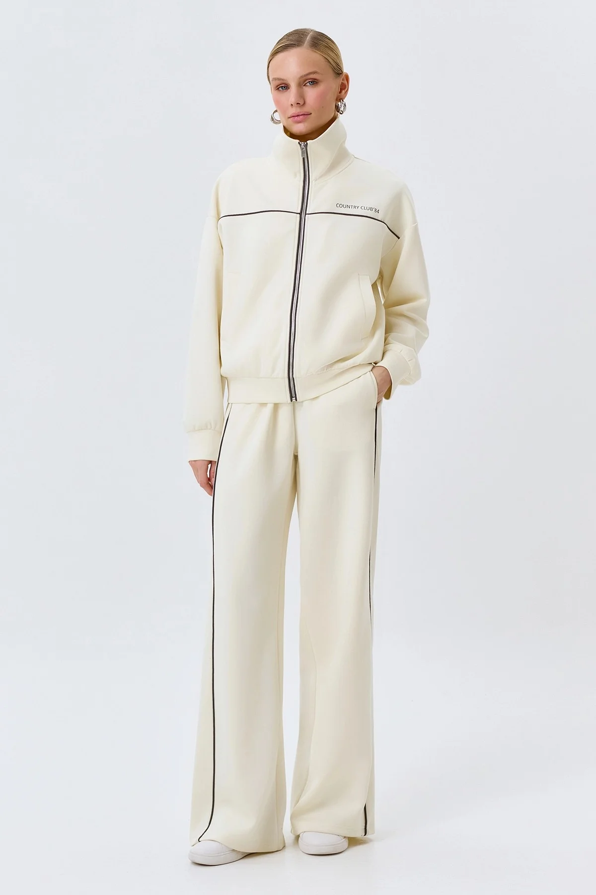 Трикотажные брюки с контрастными кантами, 50