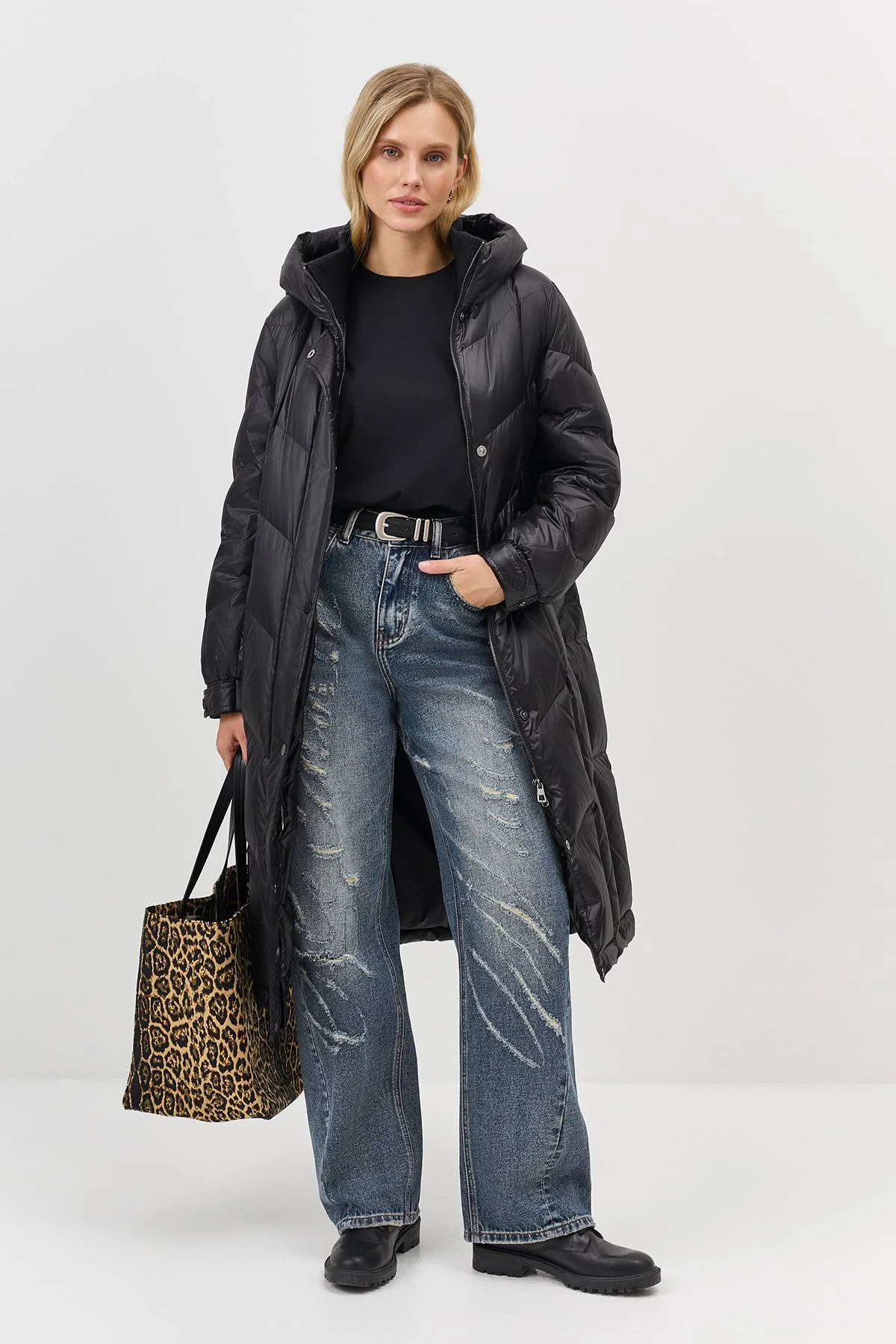 Лимитированная серия Приталенное пальто на натуральном утеплителес палантином, 36