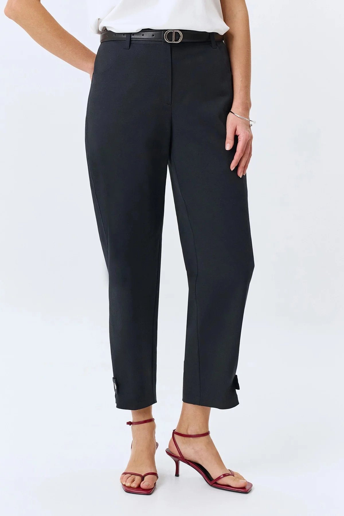 Брюки из тенселя с хлястиками, 40