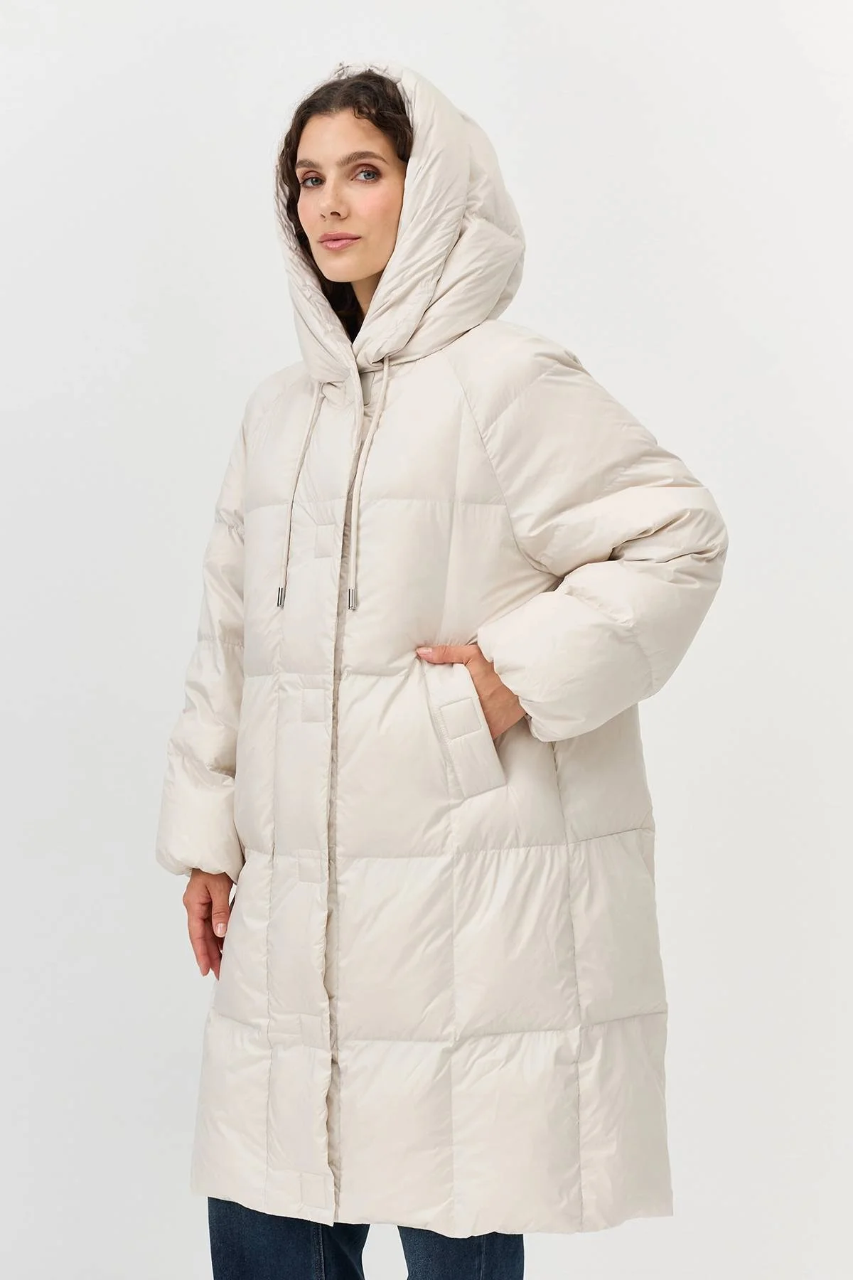 Лимитированная серия Жемчужный пуховик с квадратной стежкойс палантином, 36