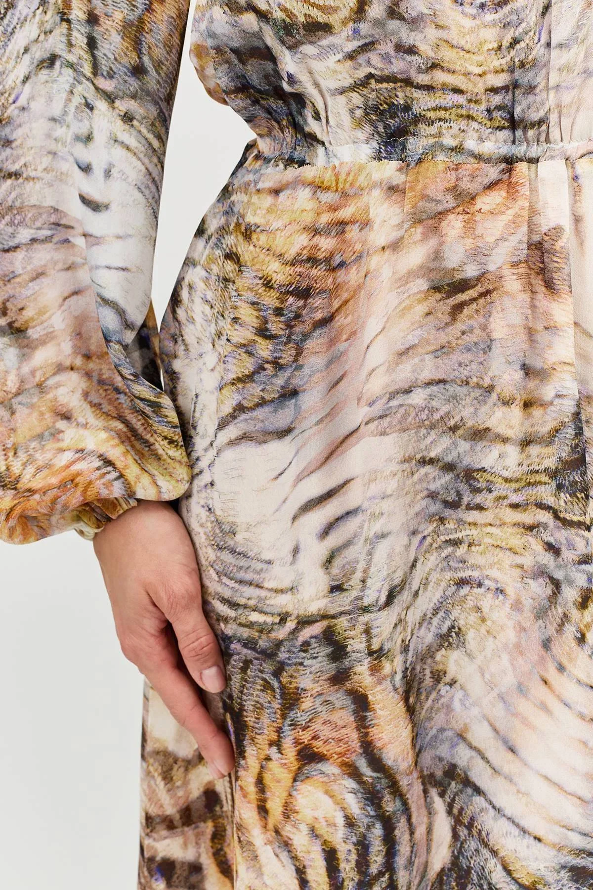 Шифоновое платье с анималистичным принтом, 38