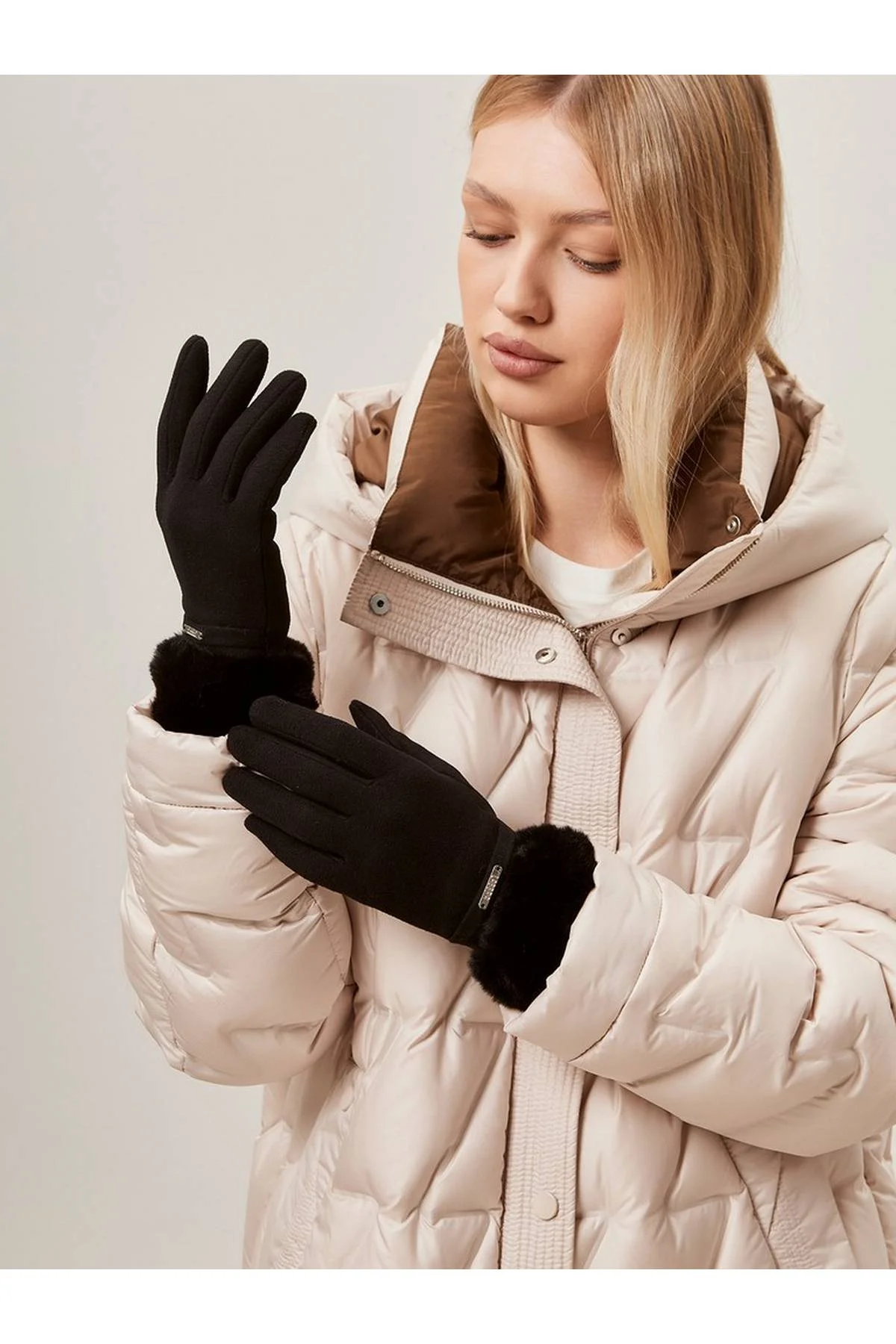 Перчатки черные, M