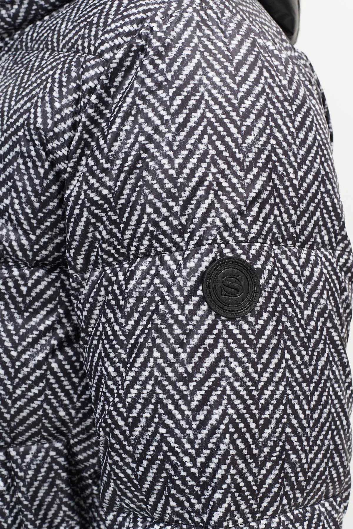 Лимитированная серия комбинированная куртка с принтом и палантин, 44