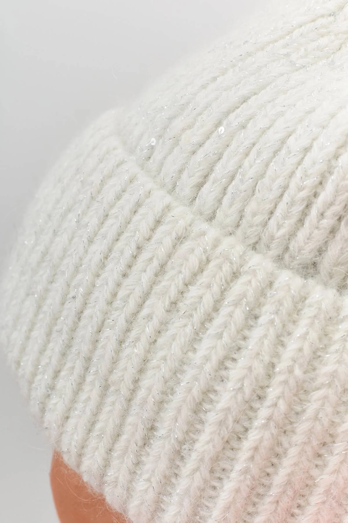 Светлая шапка бини с люрексом и пайетками, One