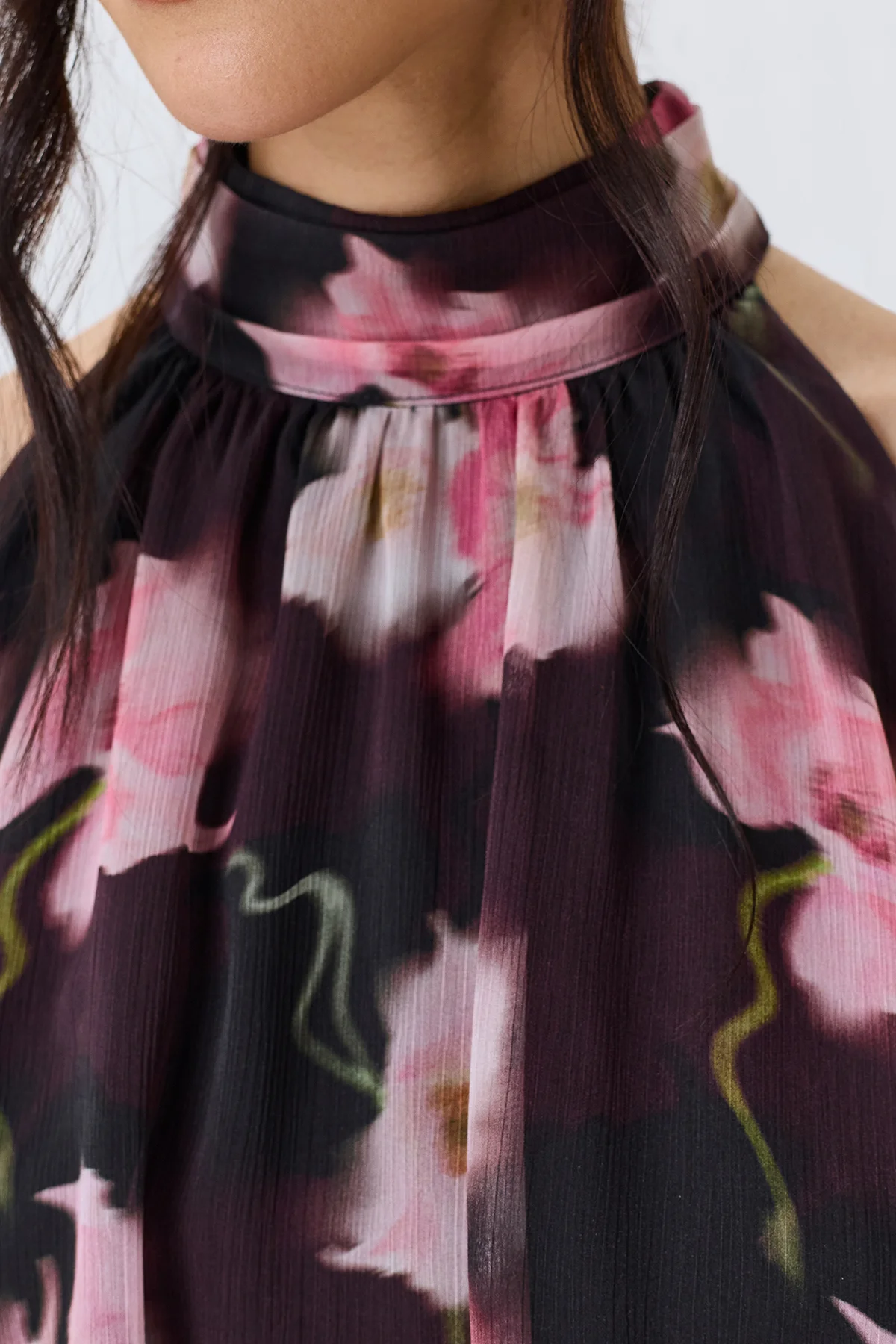 Топ с ярким флоральным принтом, 46