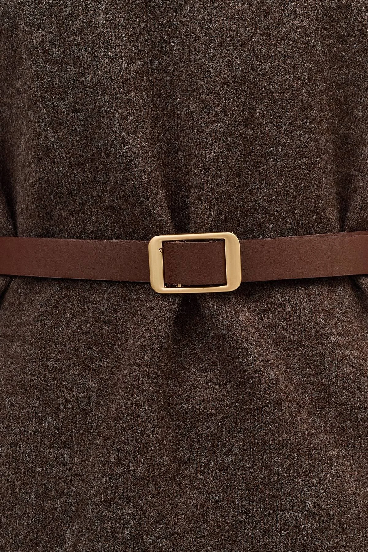 Лимитированая серия поло с контрастными деталями и ремнем, 50