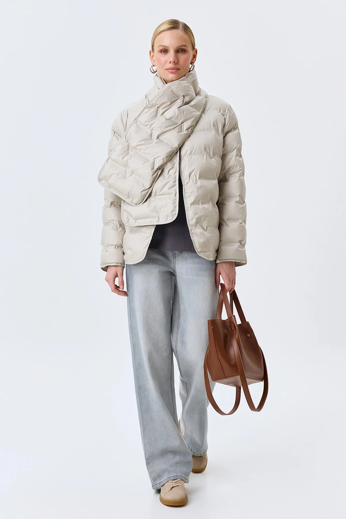 Стеганная куртка с шарфом, 52