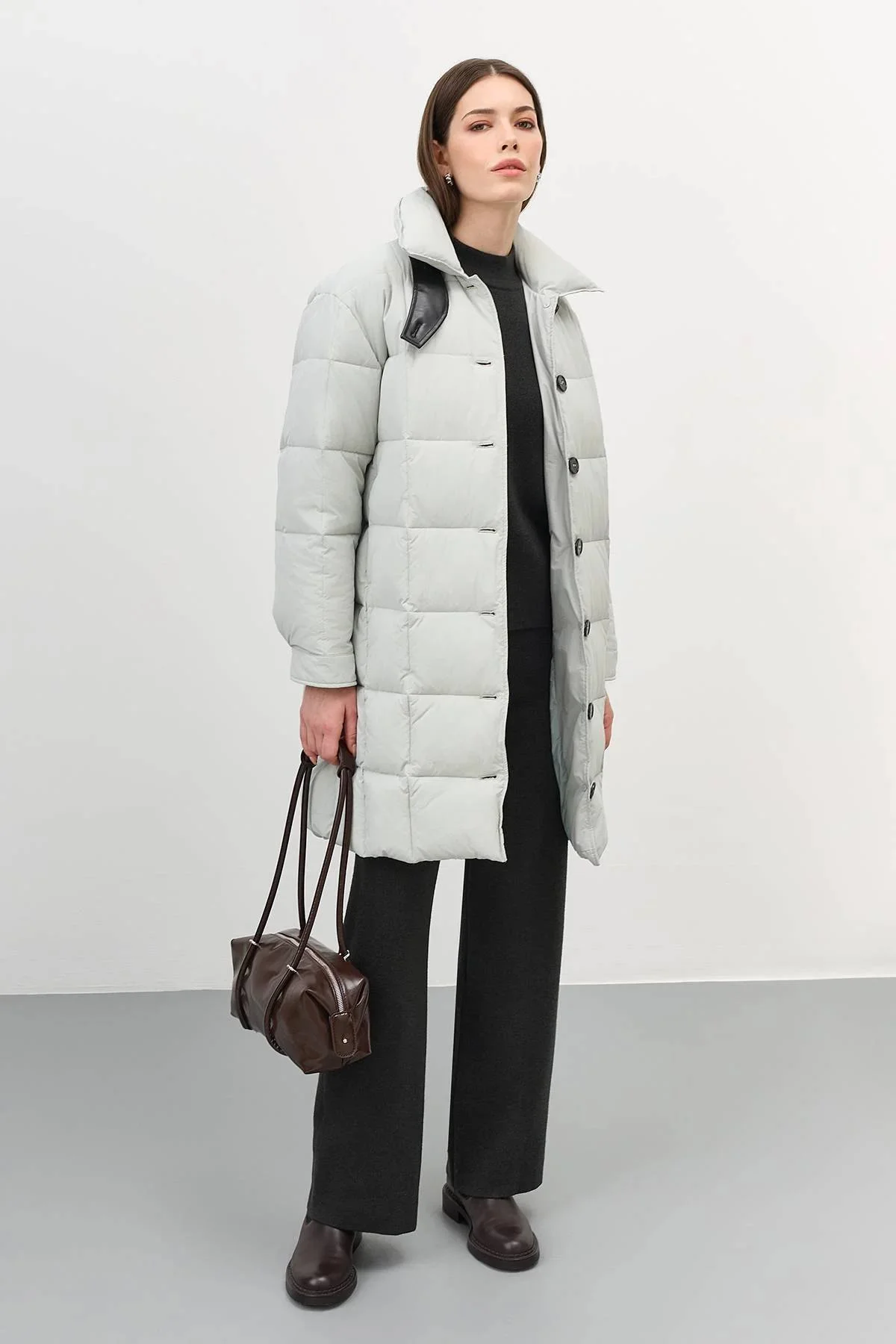 Стеганое пальто с контрастной фурнитурой, 40