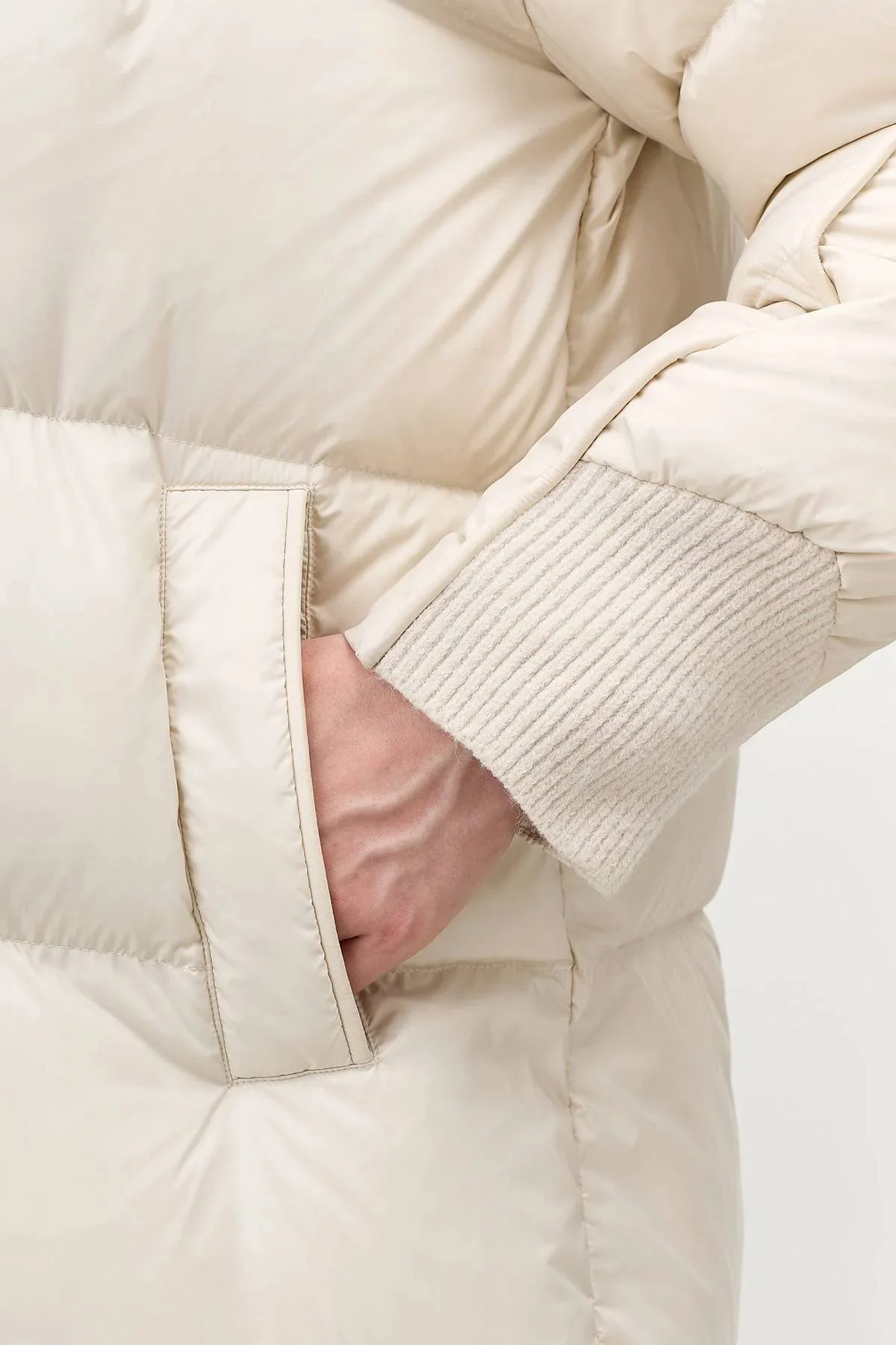 Пуховик на запах с трикотажной манишкой, 50