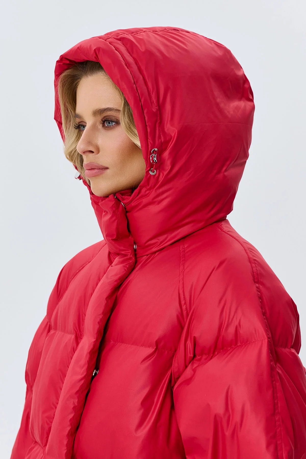 Яркий красный пуховик Oversize, 40