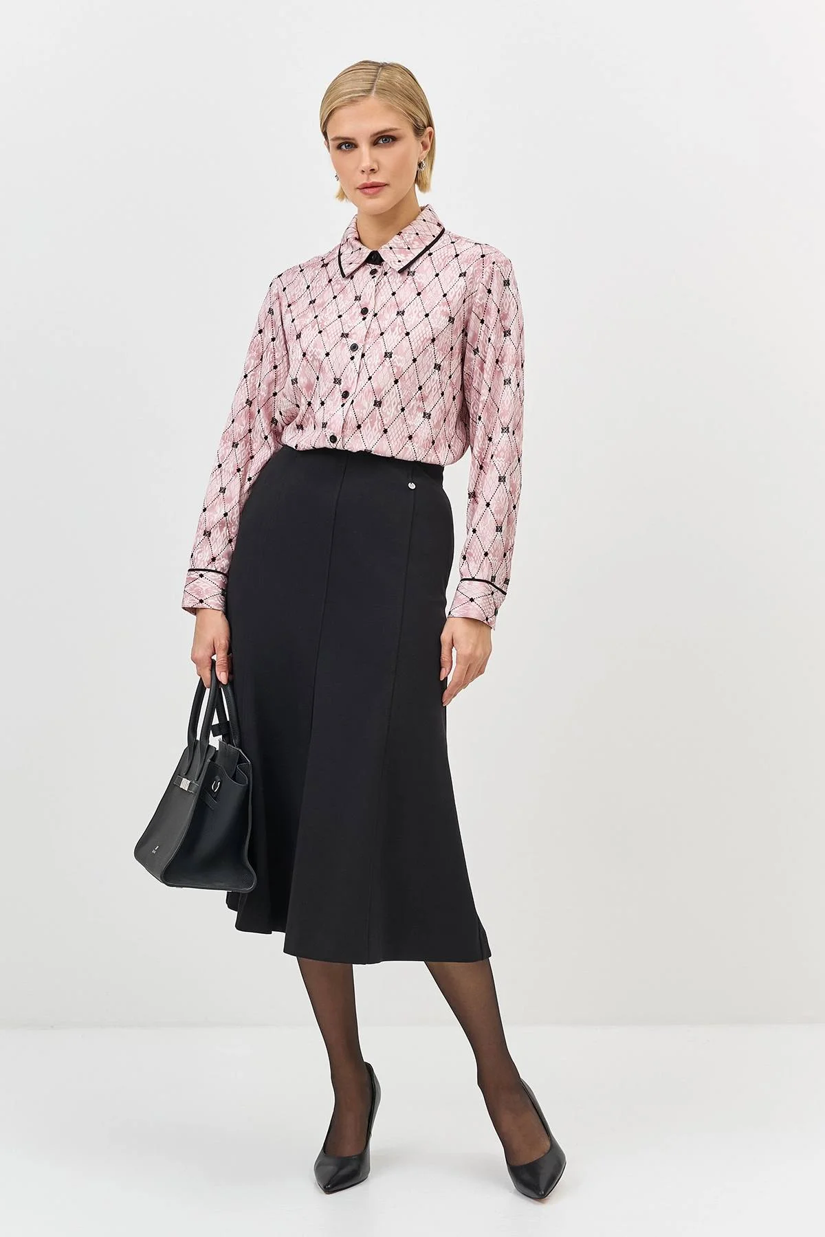 Блузка из вискозы с брендированным принтом, 42