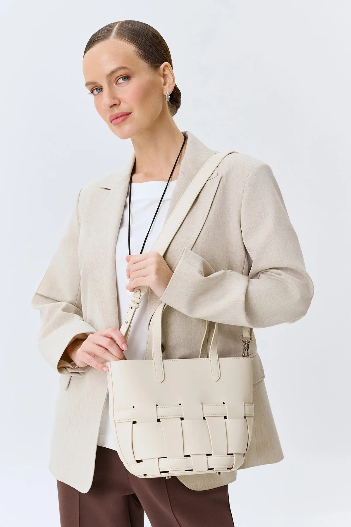 Сумка корзинка с косметичкой в комплекте, One